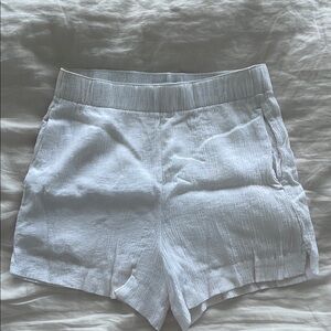 Abercrombie & Fitch Women's
Crinkle Textured Pull-On Short